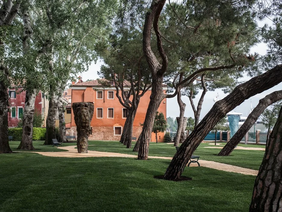5550f69dd9889c6c03ab6350_Von_Rydingsvard_Venice_Biennale-1.jpg