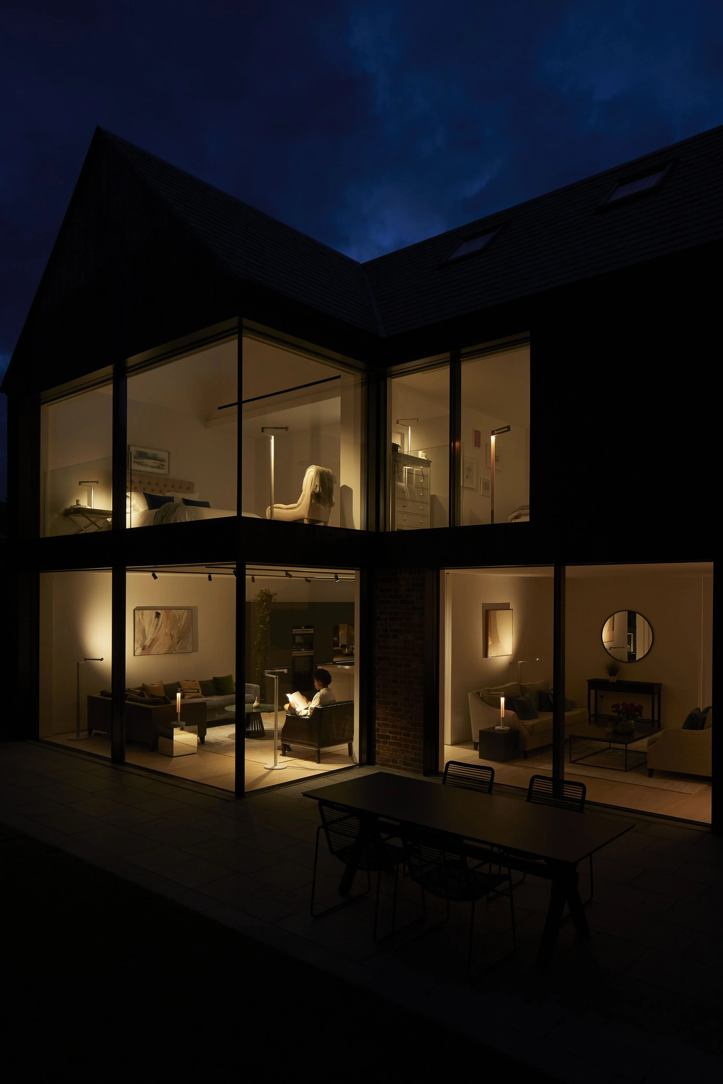 210913_dyson_shot_07_0916_RT copy.jpg