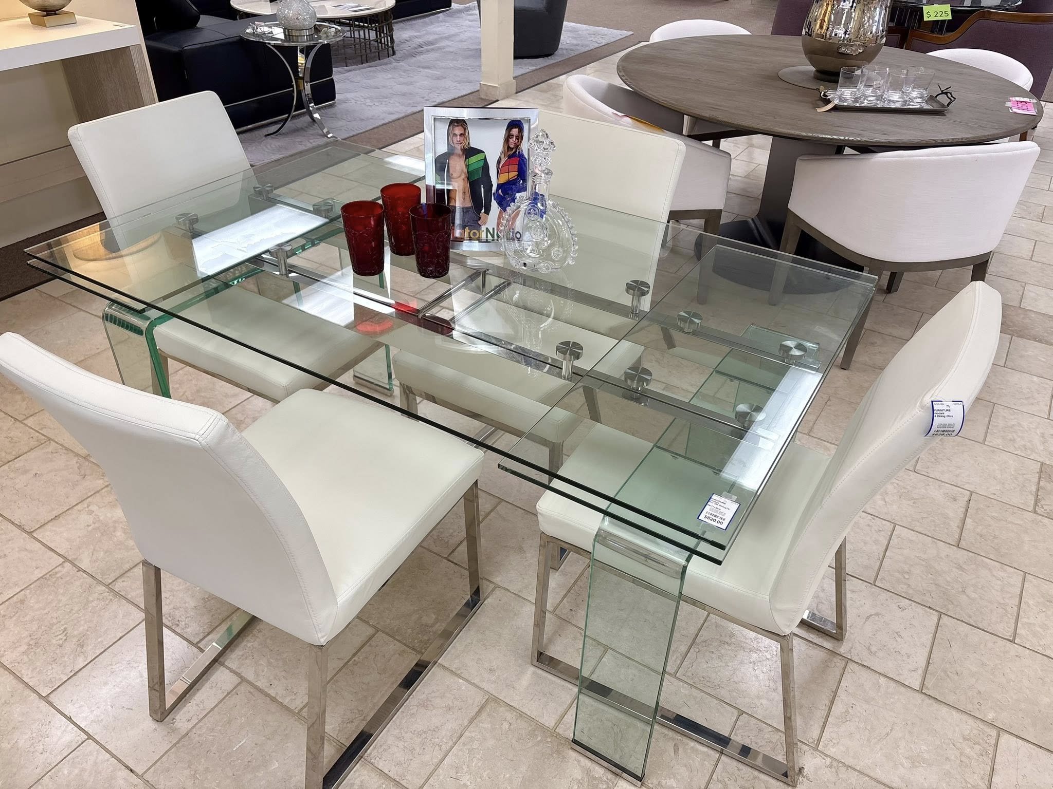 Modani Extentable Table