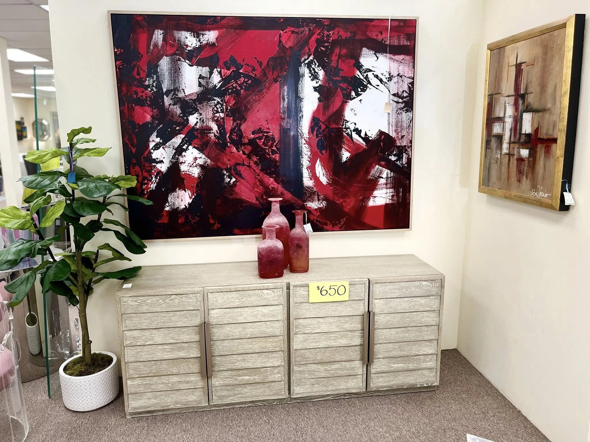 Vanguard Sideboard, Bold Art
