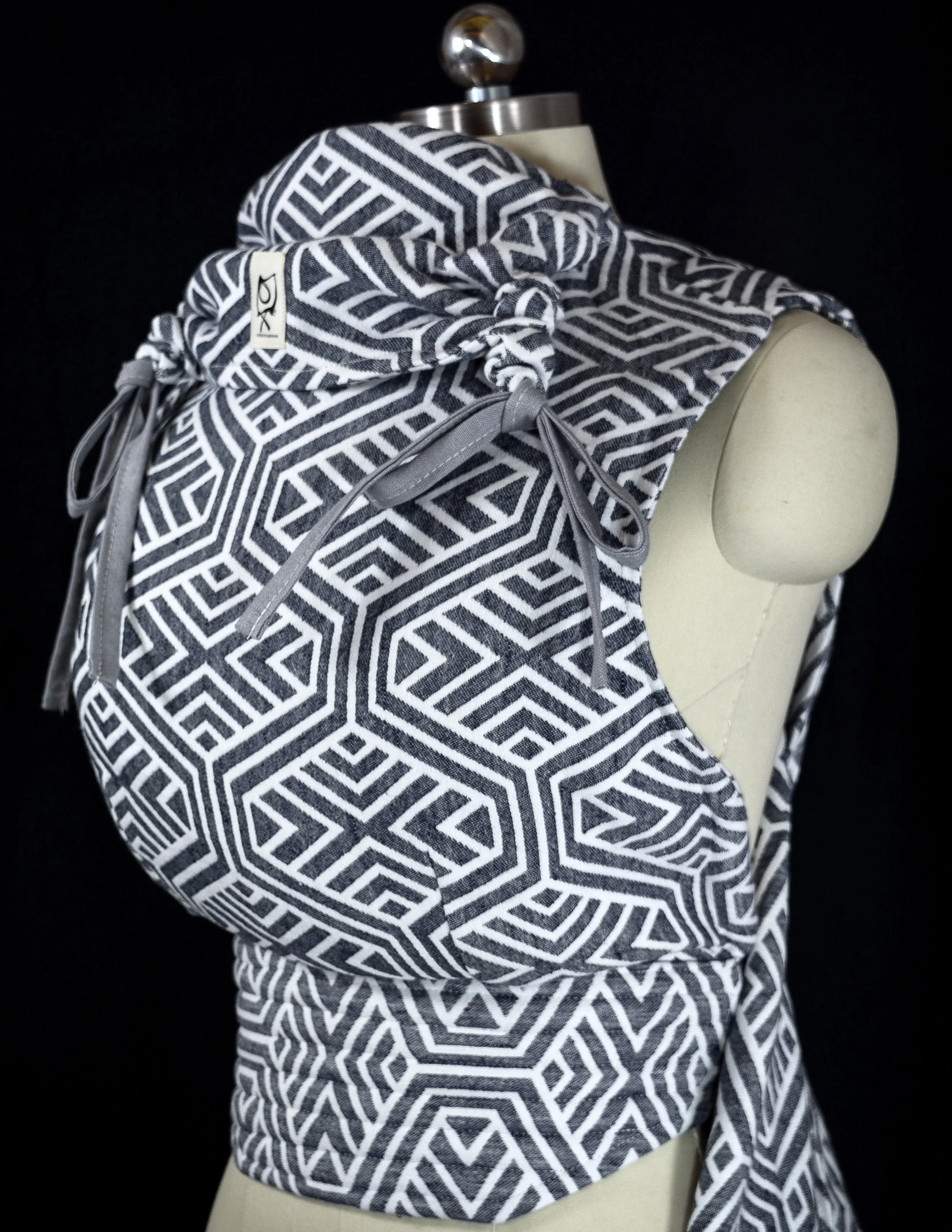 ObiMama Wrap Conversion Meh Dai (Mei Tai) Woven Wings "Geo Raven"
