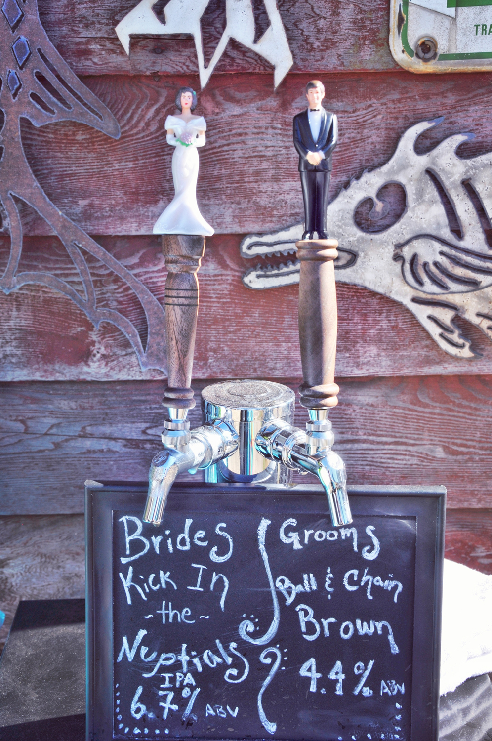 21. Weddings-Bride-Groom-Beer-Taps_Carly-Carpenter.jpg