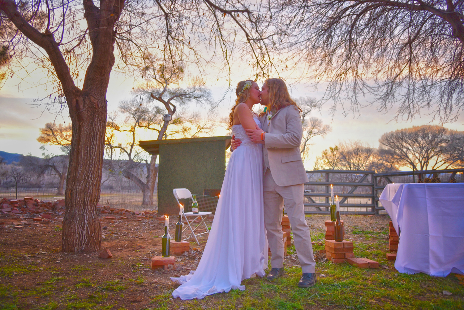 Weddings-Arizona-Bride-Groom-Sunset-Kiss_Carly-Carpenter.jpg