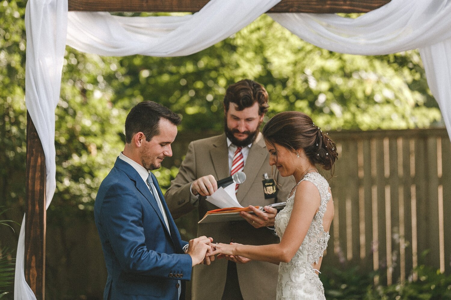 wheaton_IL_intimate_backyard_micro_wedding_photographer_0119.jpg