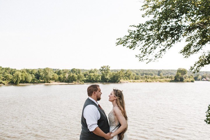 I love when couples make their wedding their own, and that was certainly the case for Brian and Jodi! They got married in a private ceremony at a courthouse and then had a reception two weeks later with their close family and friends to celebrate. I 