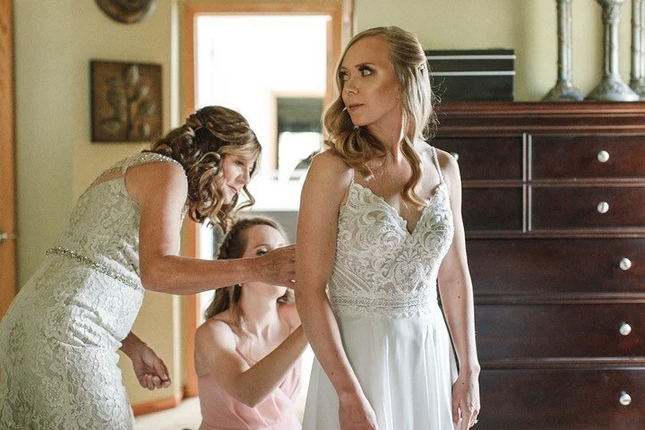 It was such a joy to photograph Tyler &amp; Kelsey&rsquo;s wedding in June! Here are some of my favorites from their day with many more over on the blog!

Hair: @bridesbybecky 
Makeup: Marissa Lagoia
Florist: Amy Constanzo
Wedding Dress: Maggie Sotte