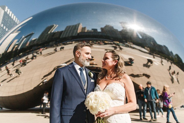 A few favorites from Anthony &amp; Jessica&rsquo;s September 2022 wedding at the Chicago Athletic Association.

Coordinator: Erin from @designedanddetailedweddings 
Venue: @chicagoathletichotel 
Hair: @blushandbraidsbeautybar 
Makeup: @aarongomezskin