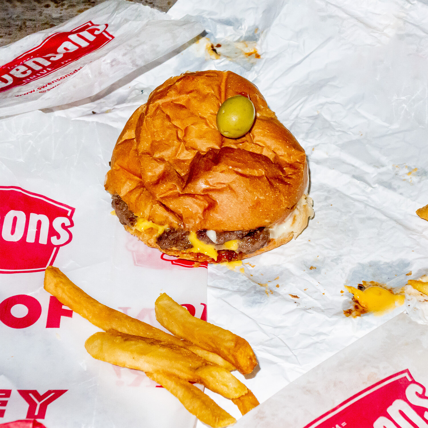 THE GALLEY BOY - SWENSON'S DRIVE IN - AVON, OH