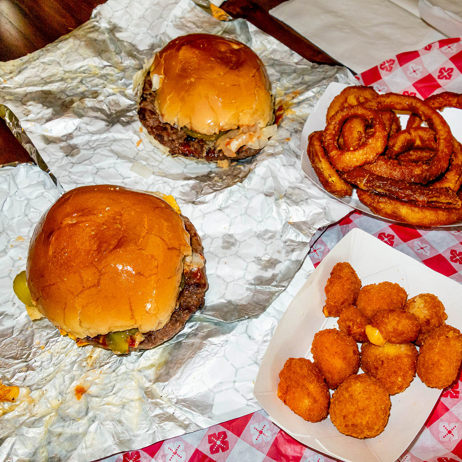 CHEESEBURGER - MIHM'S CHARCOAL GRILL - MENASHA, WI