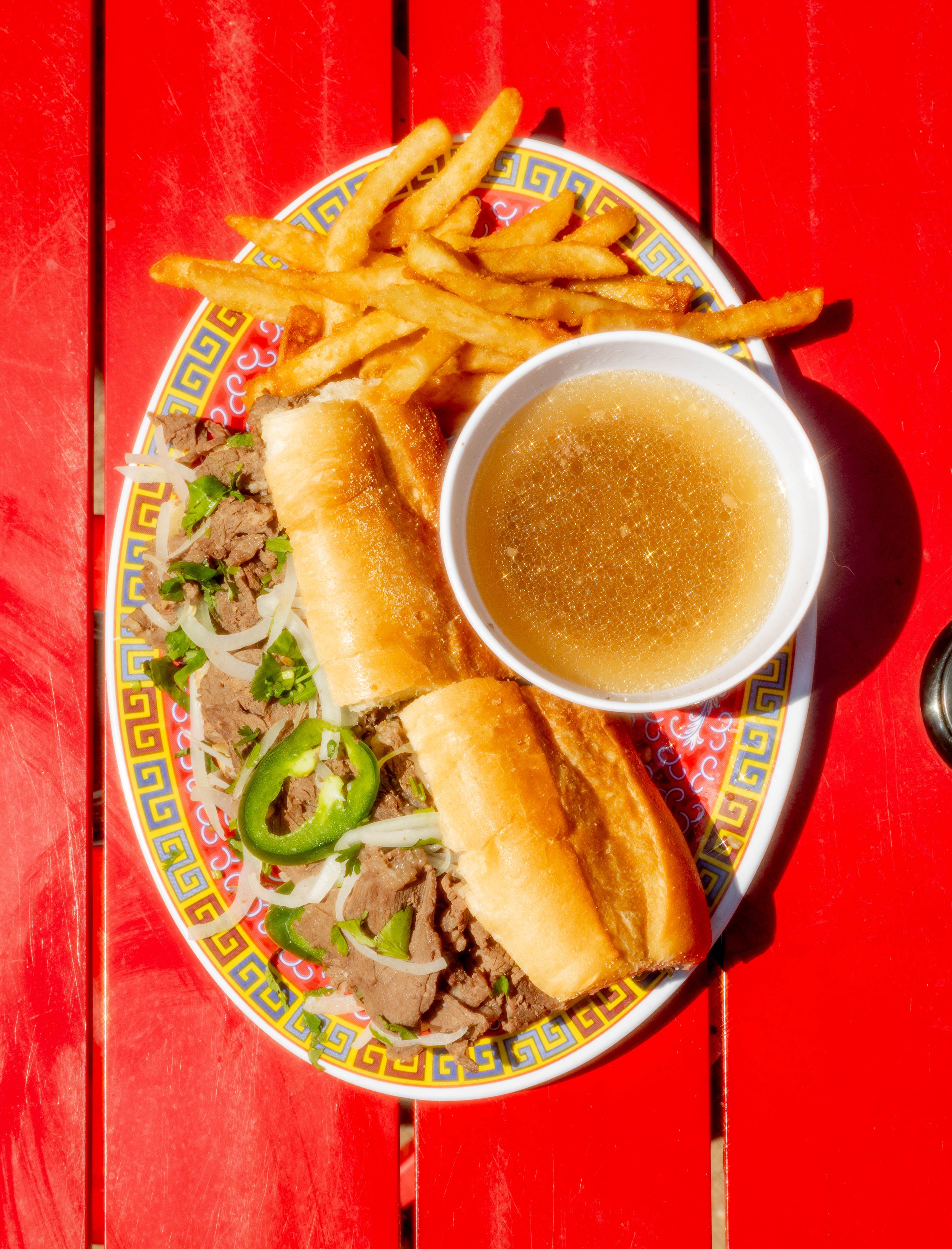 20240829_Chicago-Mag_Beefs_Phodega-Duck-Inn-129.jpg
