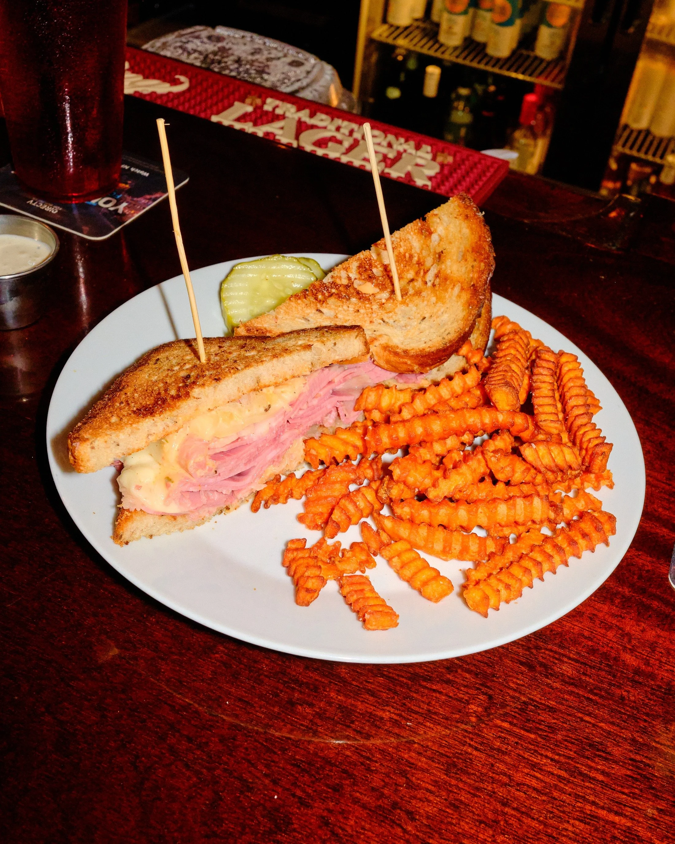 My pals @citysedgechi celebrated "Halfway to St. Patrick's Day" last weekend by bringing back their Corned Beef and Reuben sandwiches. One of my favorite sandwiches of the year, every year!

They were still slingin&rsquo; em last night, so 
