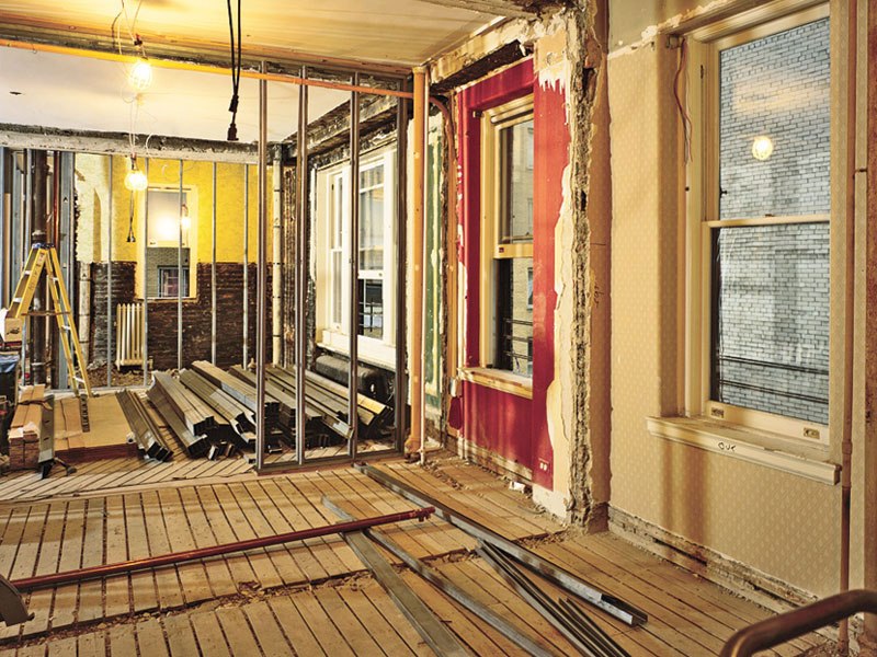 item14.rendition.slideshowVertical.ad-before-after-15-before-manhattan-duplex.jpg