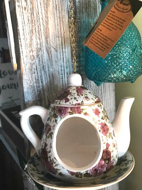 teapot bird feeder.JPG