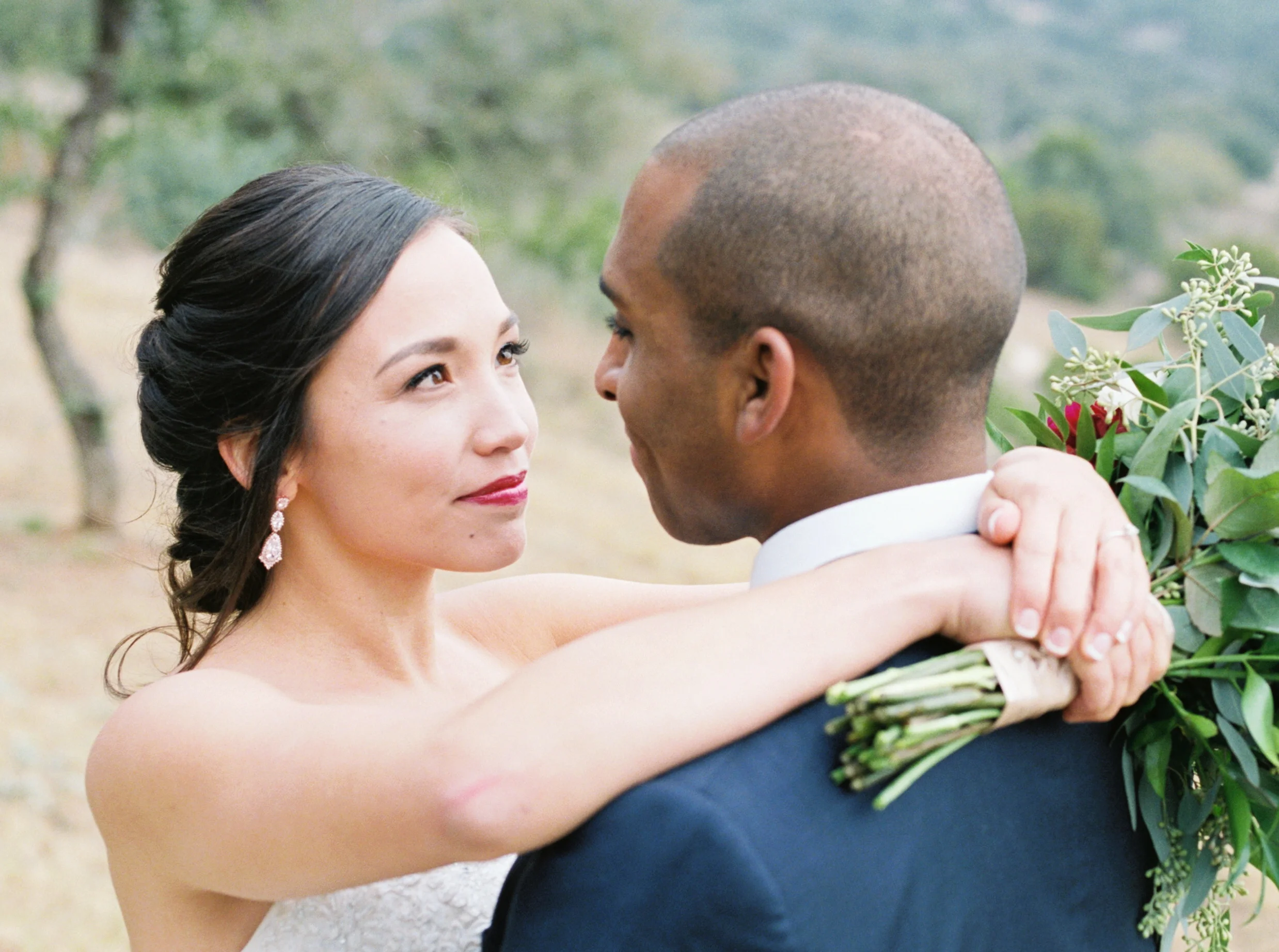 Fine art canyonwood ridge wedding in Austin Texas on film.