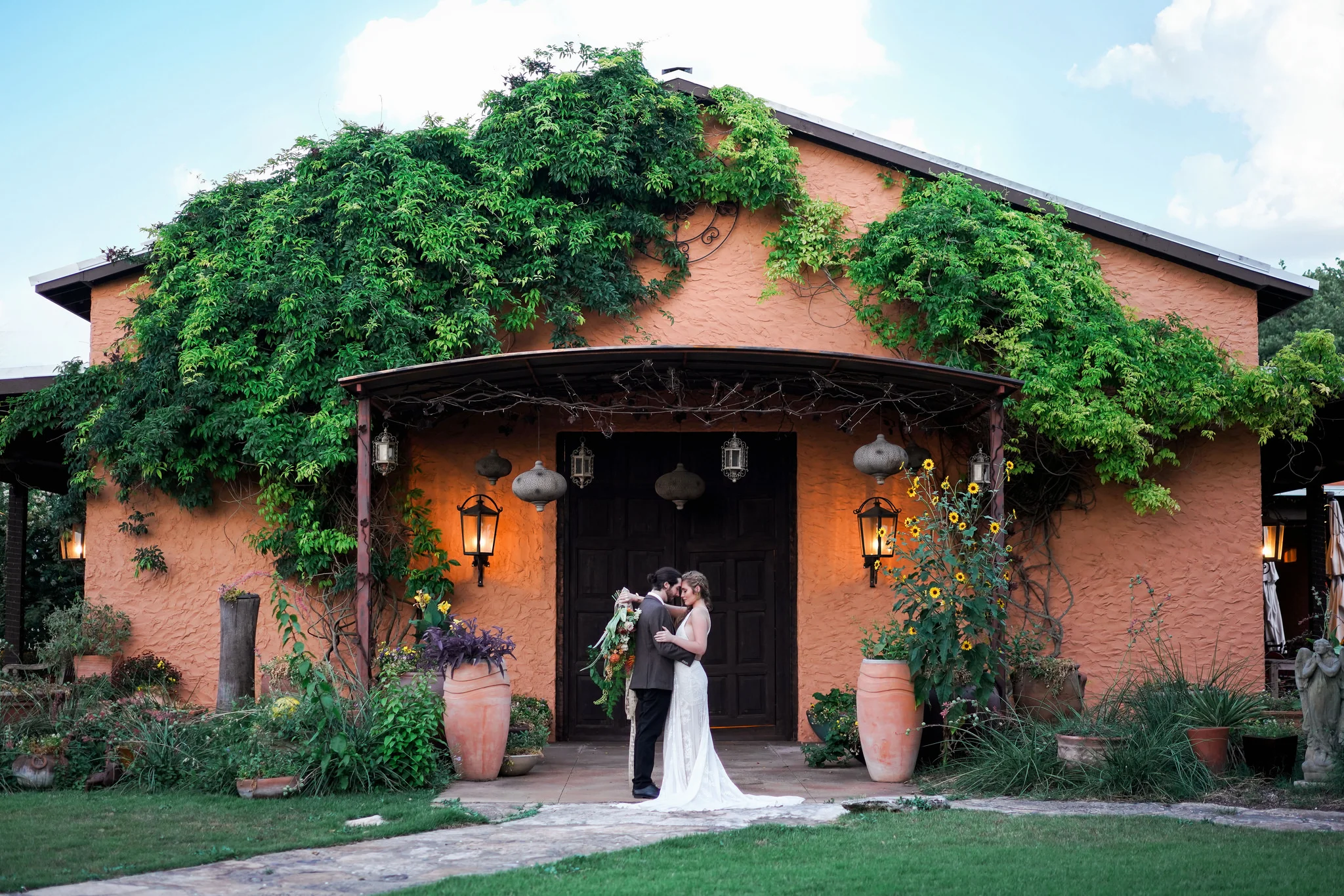 Brides of Austin featured wedding shoot. Wild Onion Ranch Wedding Photos. Boho style wedding shoot. Austin wedding photographer.