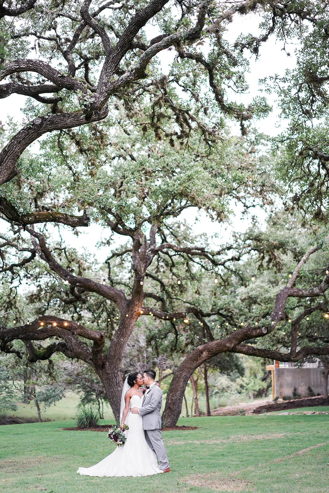 The Ivory Oak Wedding Venue in Wimberley, TX. Austin fine art wedding photographer. Ivory Oak Wedding Photos. Ivory Oak wedding photographer.