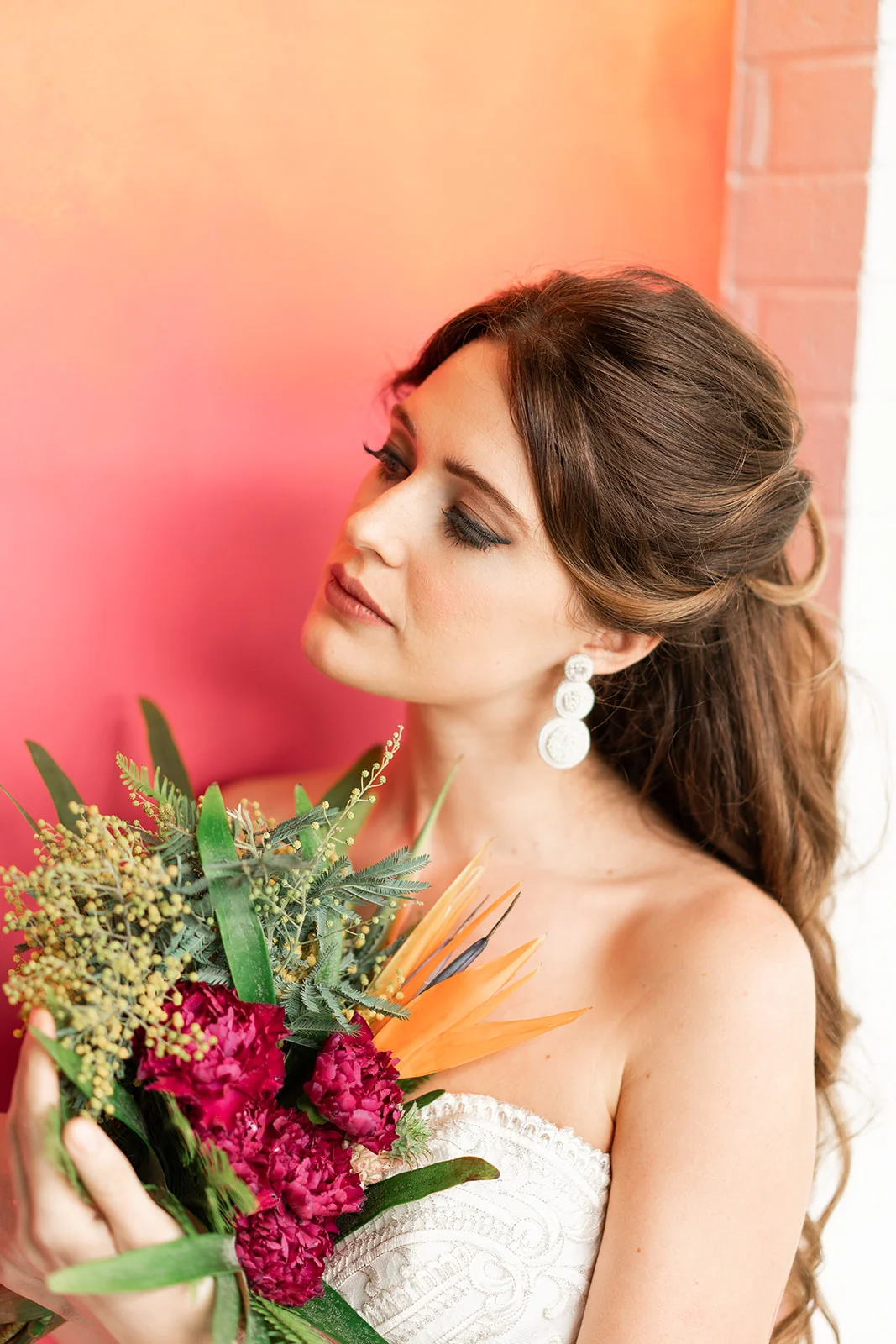 Laguna Gloria Wedding | Laguna Gloria Wedding Photographer | Bridal Musings Styled Shoot | The Last Straw Austin Texas | Kinda Tropical | Austin Wedding Photographer | Maggie Sottero Wedding Dresses