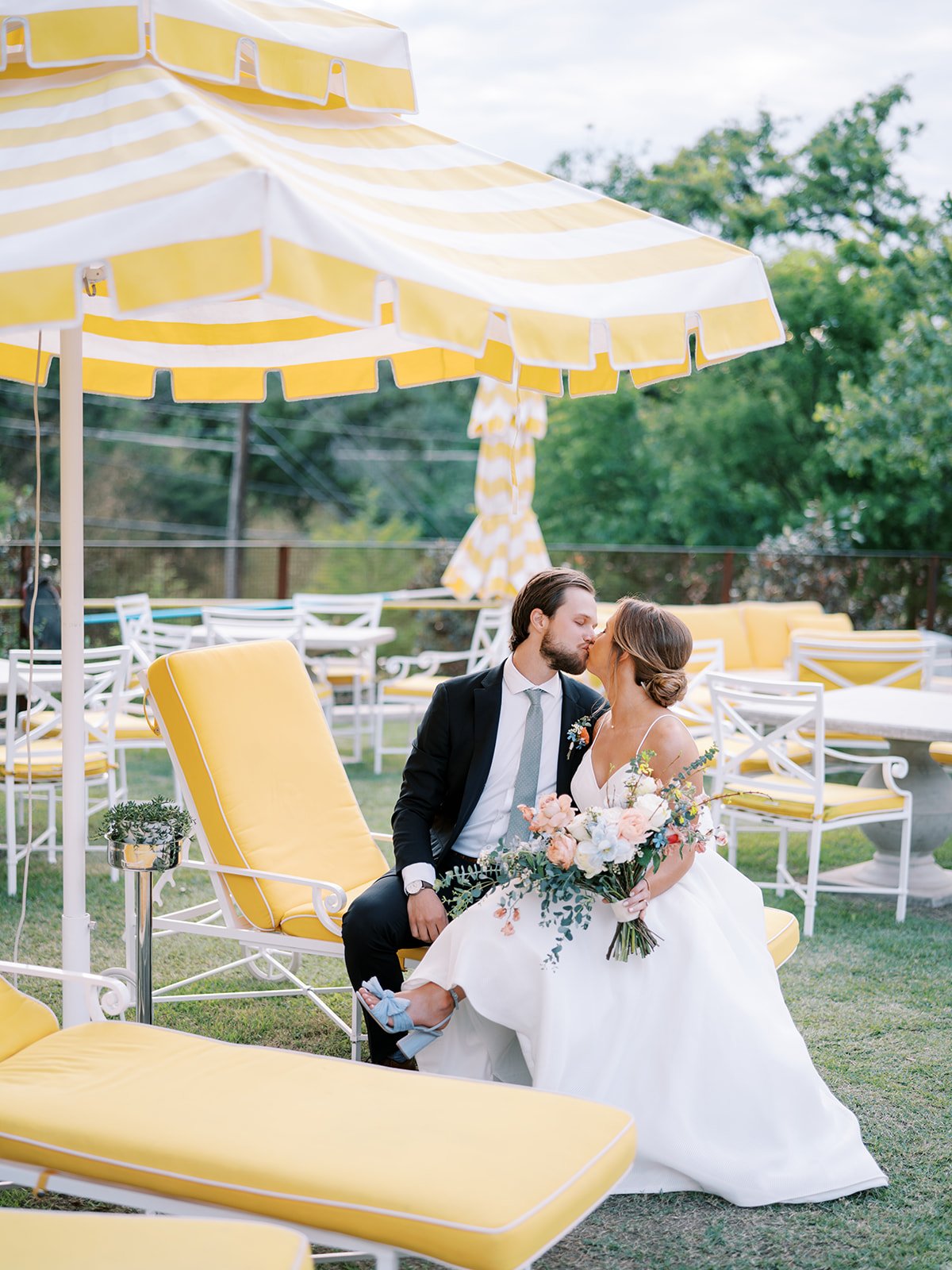 Stylish Commodore Perry Estate Wedding Photos