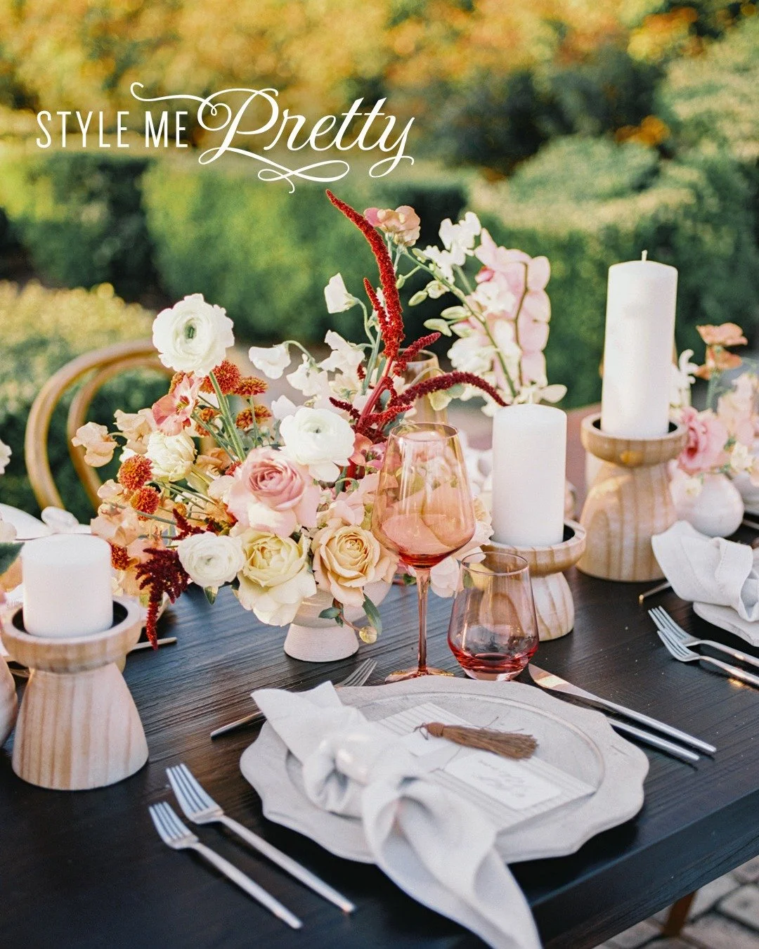 Reliving this beautiful winter wedding today as seen on @stylemepretty this week 🤍

I'll never be over these soft blush and neutral florals from @remiandgold It added so much warmth for their winter wedding at the Commodore Perry Estate! The colors 