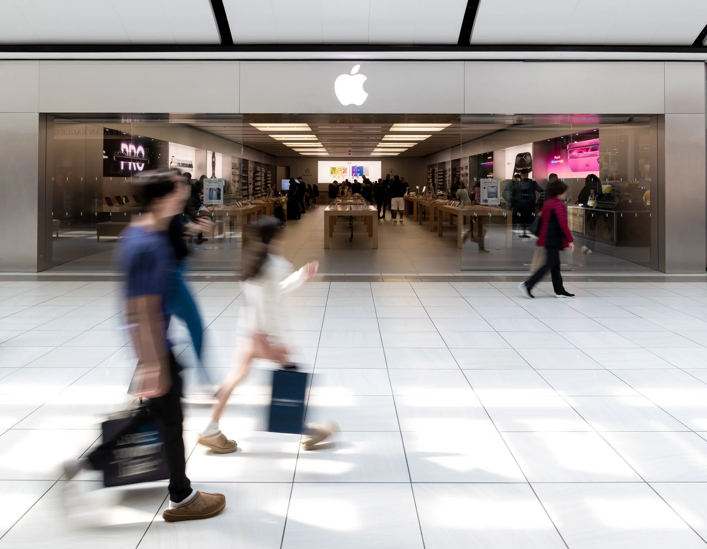 Apple store - retail photographer