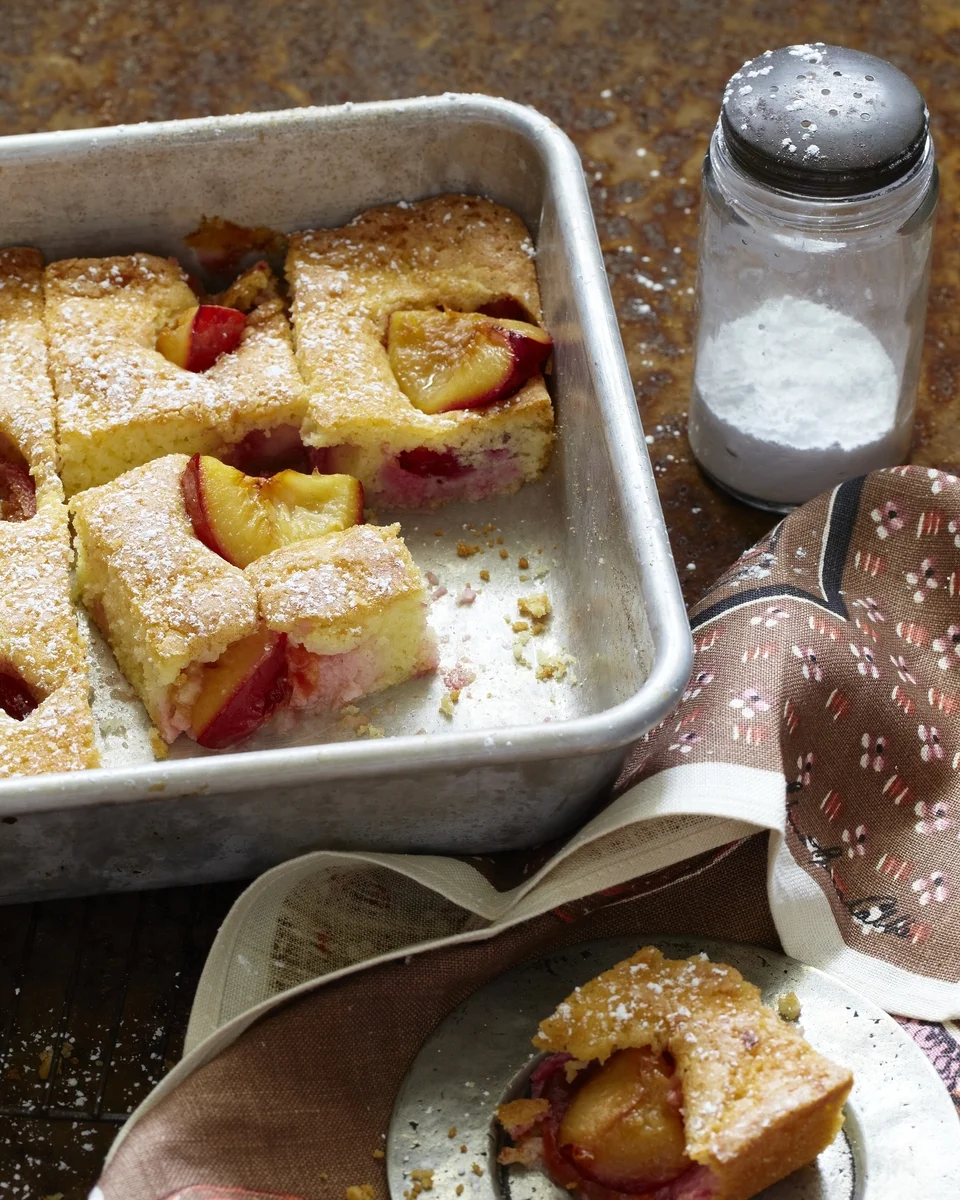 20120710_Chronicle_TFMCookbook_AutumnPlumCake005.jpg