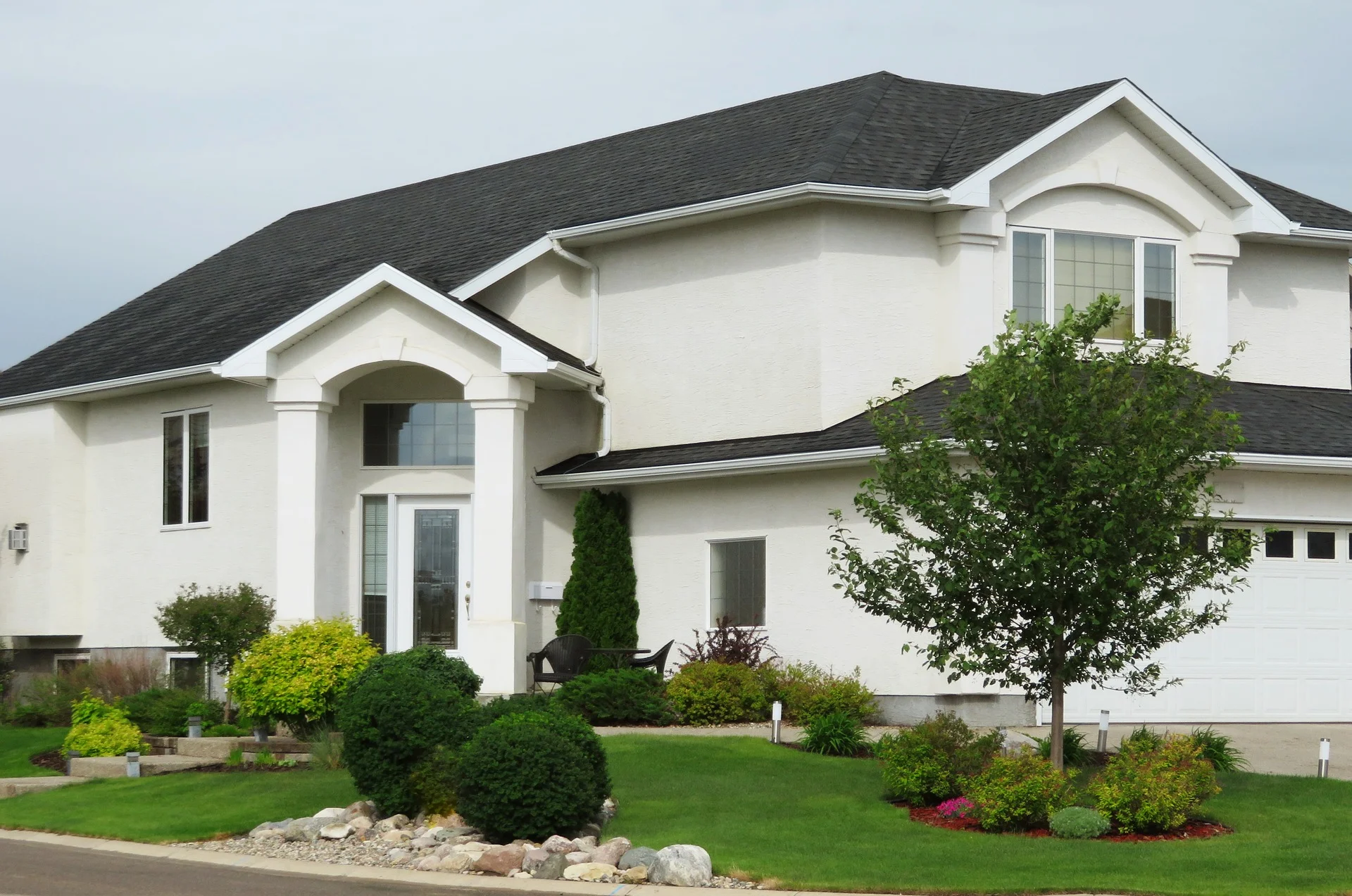 house-2414374_1920.jpg