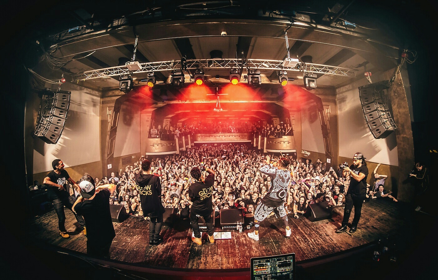 The whole crew Lit at roxy