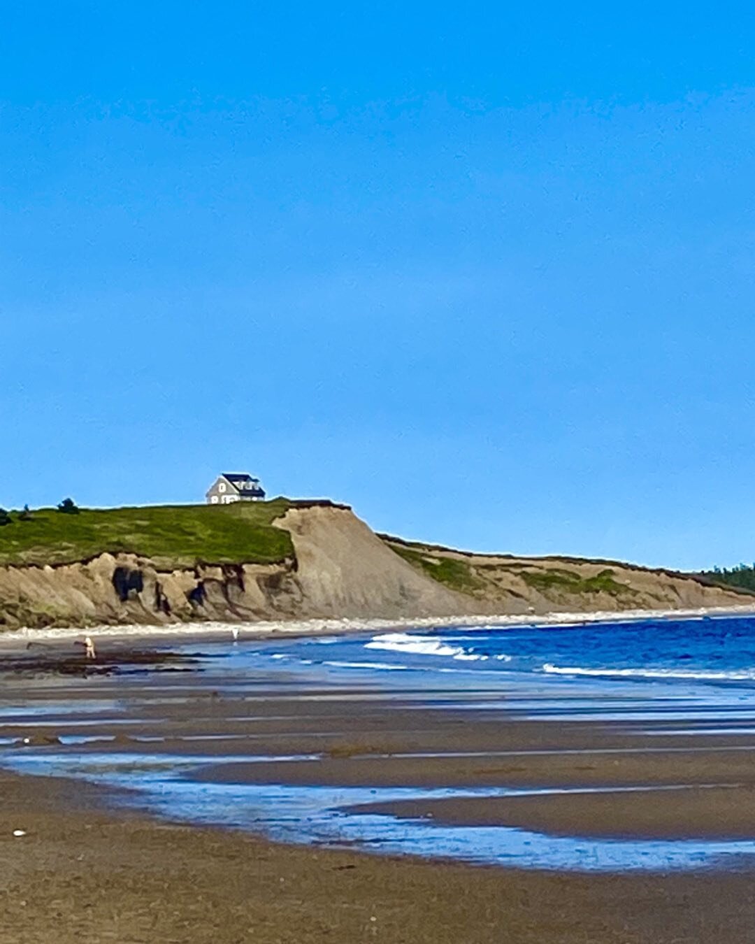 Tide&rsquo;s out. The amniotic rhythm of waves soothes sun burnt shoulders at end of day. It&rsquo;s summertime &lsquo;back home.&rsquo;. #NovaScotia #Canada&rsquo;sOceanPlayground #beach #WinterHasNoPiwerHere