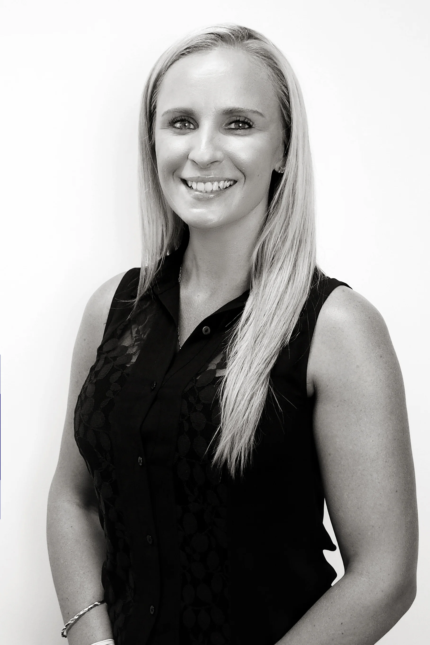 Siana Lowe | Accounts Officer