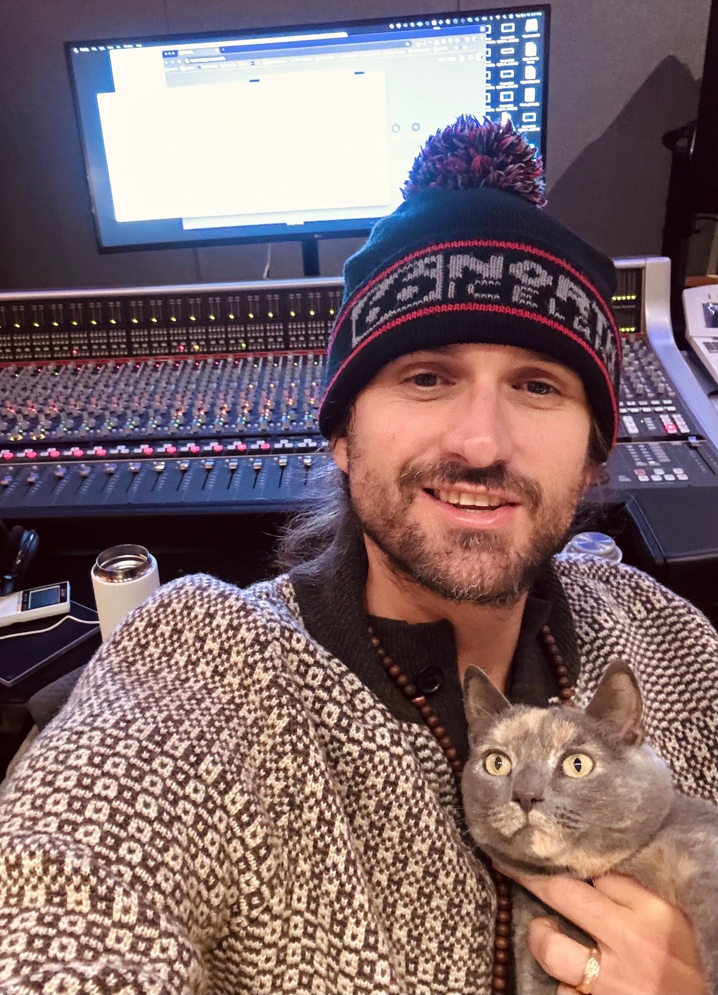 Happy Holidays From Our Silent Canvas! We ho-ho-hope you're feeling merry and bright. 🌟

Here's a purrsonal greeting from OSC founder @christopherbonomusic and our studio cat Saraswati. 🐾

Our year has been packed with music-making, artistic collab