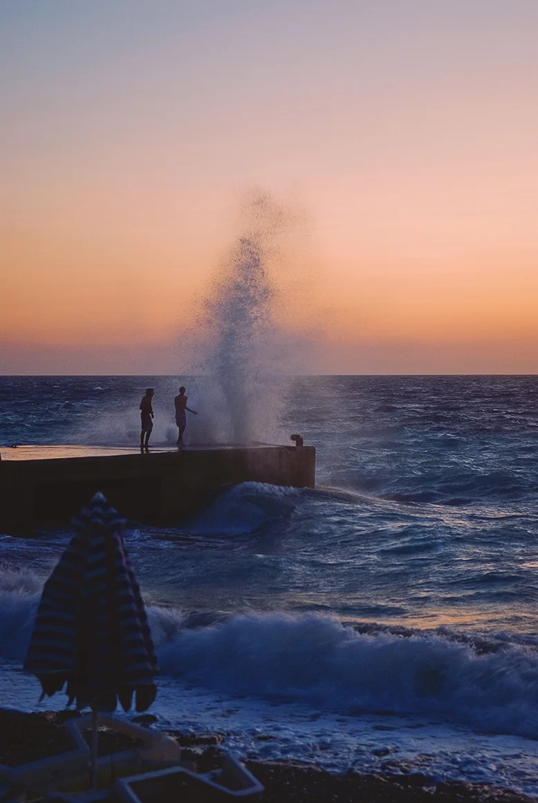 youths and seas.jpg