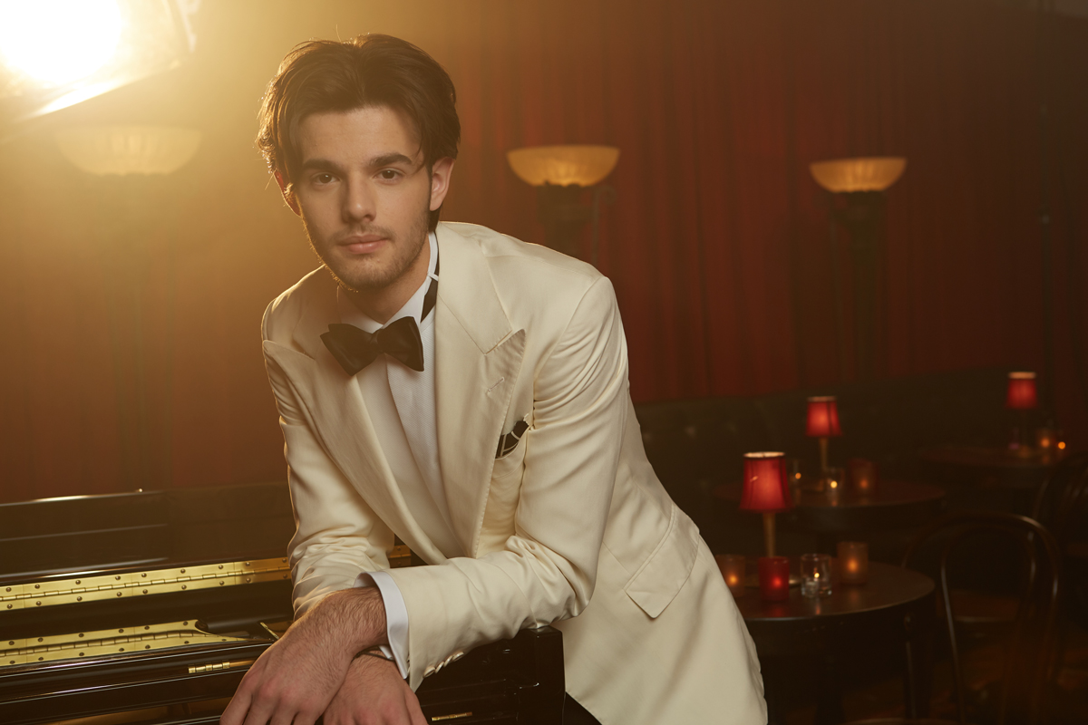 Thomas_Nickell---white-jacket-lean_1200px.jpg