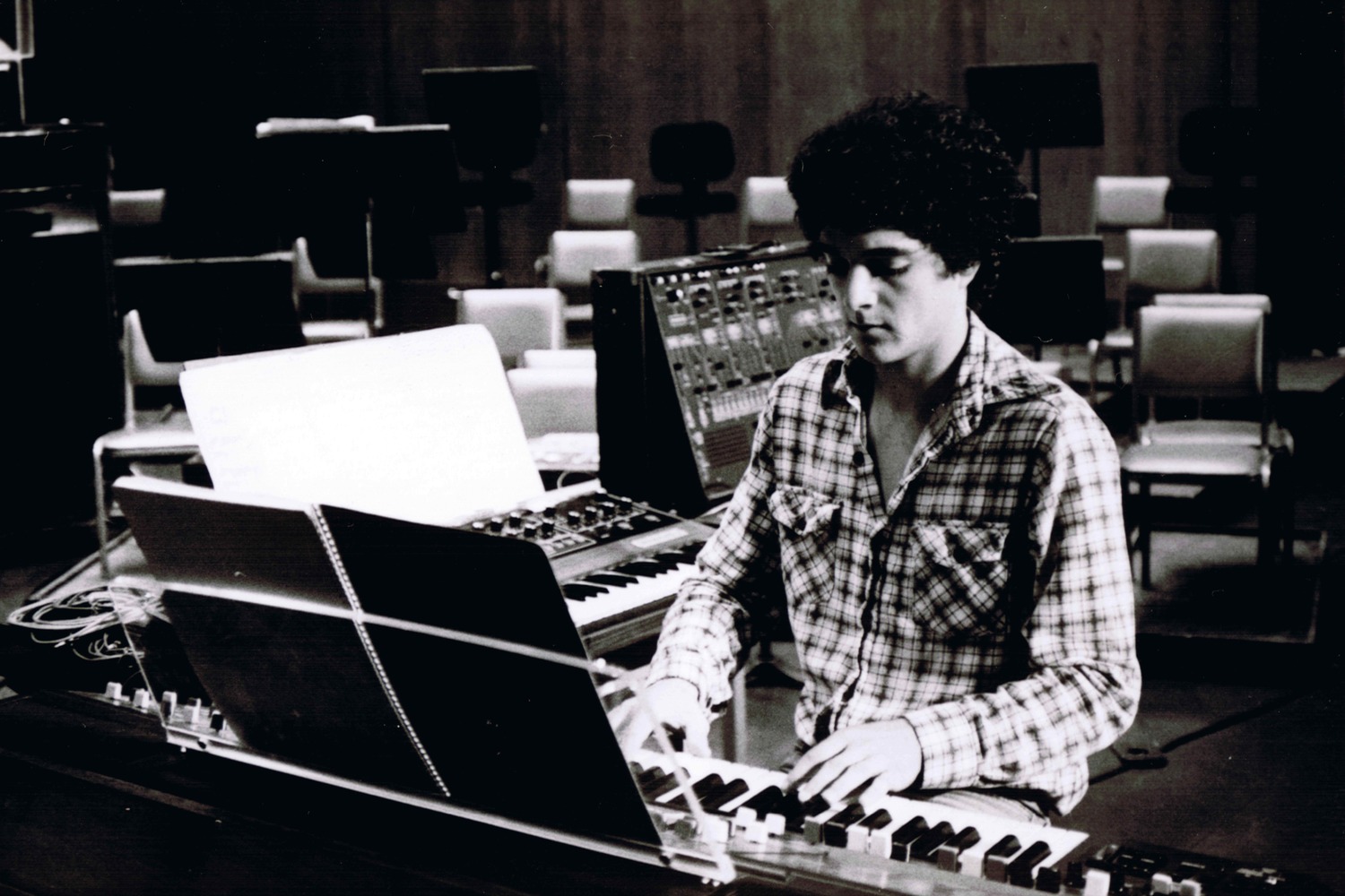 Anthony Marinelli rehearsal of Tchaikovsky’s Romeo and Juliet Fantasy Overture. All synthesizer group The Synners. Featuring 6 Yamaha CS-80 synthesizers. The Dorothy Chandler Pavillion, LA, CA, 1980