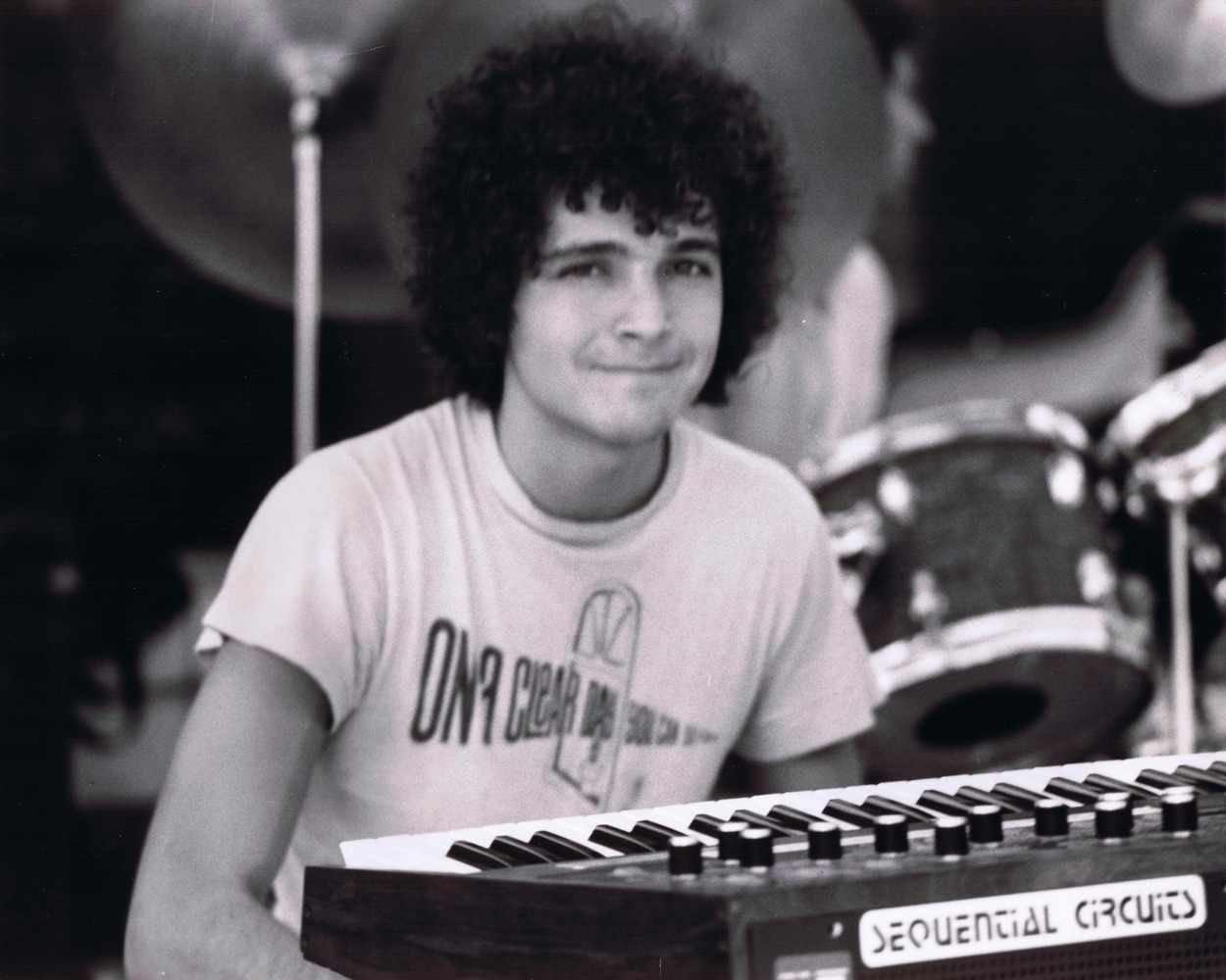 Anthony Marinelli performing with the electric jazz sextet NightFlight featuring Dianne Reeves at The Comeback Inn, Venice, CA, 1981