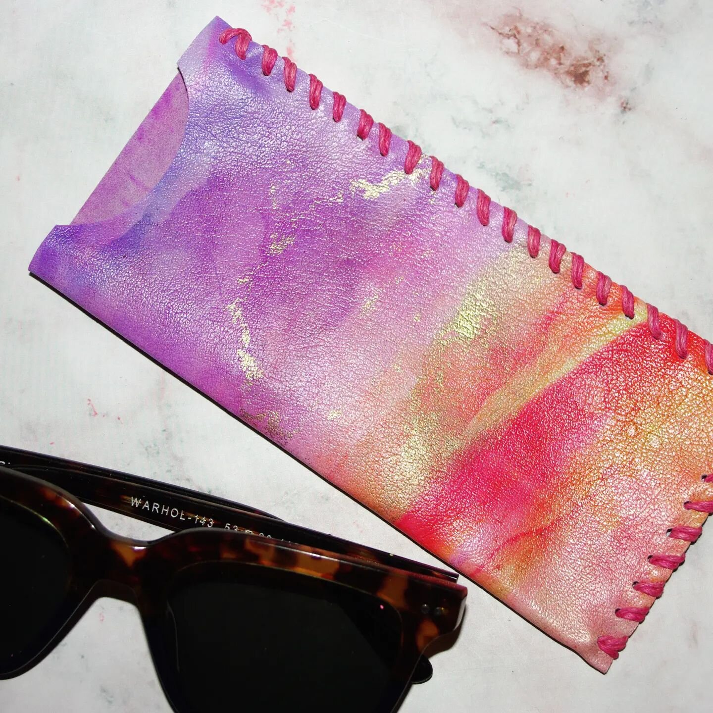 A one of a kind glasses/sunnies pouch 💜 hand painted and dyed leather, hand sewn with hemp 🌿💕💚