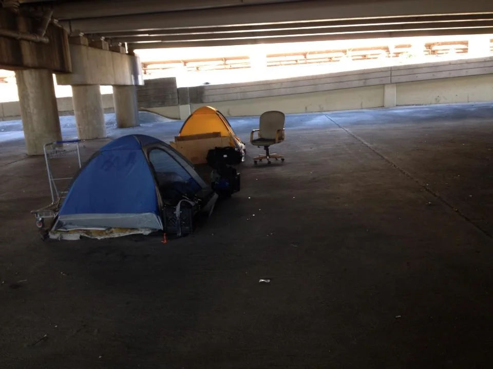 Give Homeless Blankets, Socks, & Gloves