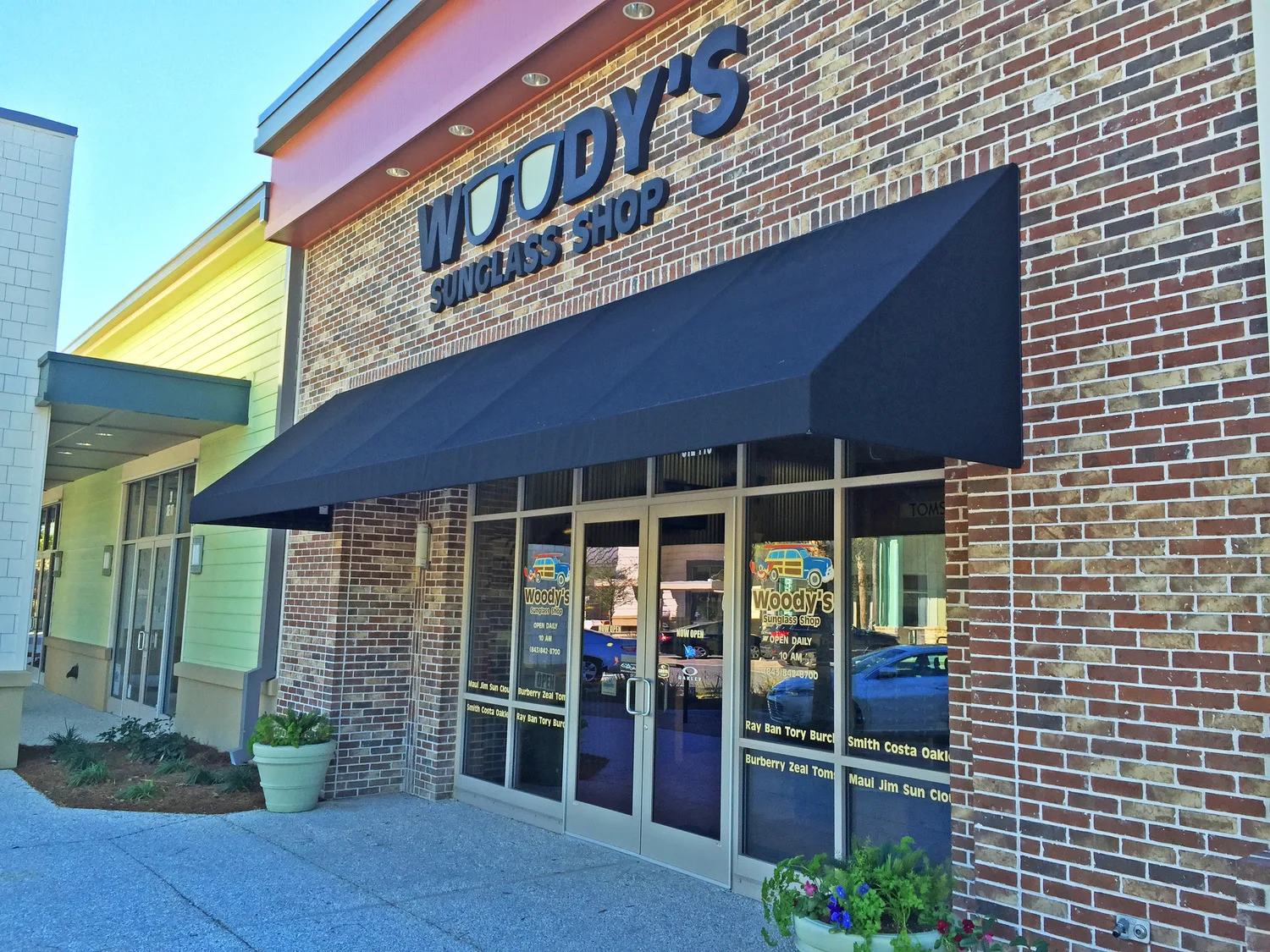 Woody’s Sunglass Shop