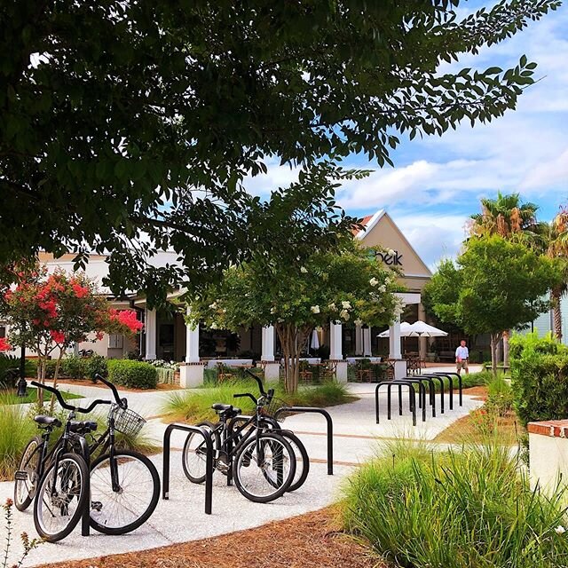 Whether you drive, bike, walk or breeze in on the trolley, you will find what you&rsquo;re looking for! Sunday is for fun so come and enjoy with us! 
#shopanddine #sundayfunday #practicesocialdistancing #lowcountrylife #islandvibes