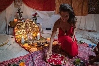 Be Women Sarasvati Training with devotion and depth