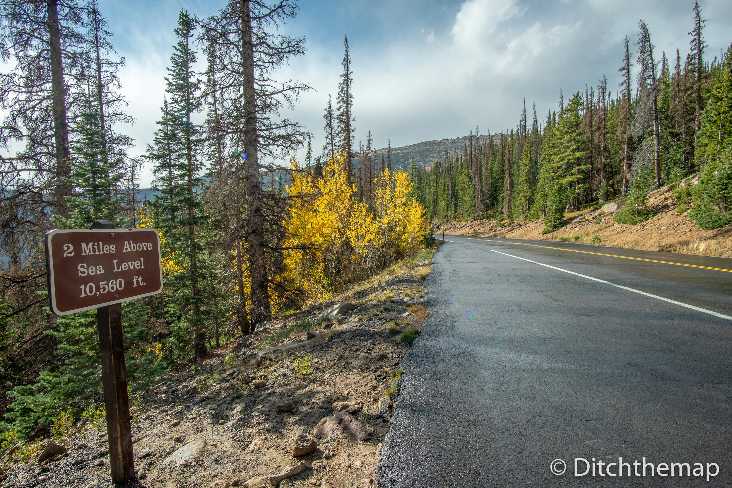 Driving along the beautiful Trail Ridge Road