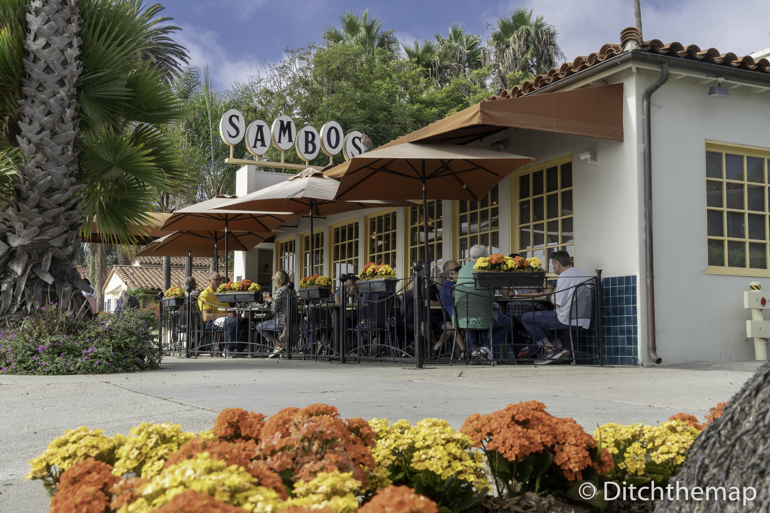 Santa Barbara Restaurant on Beach