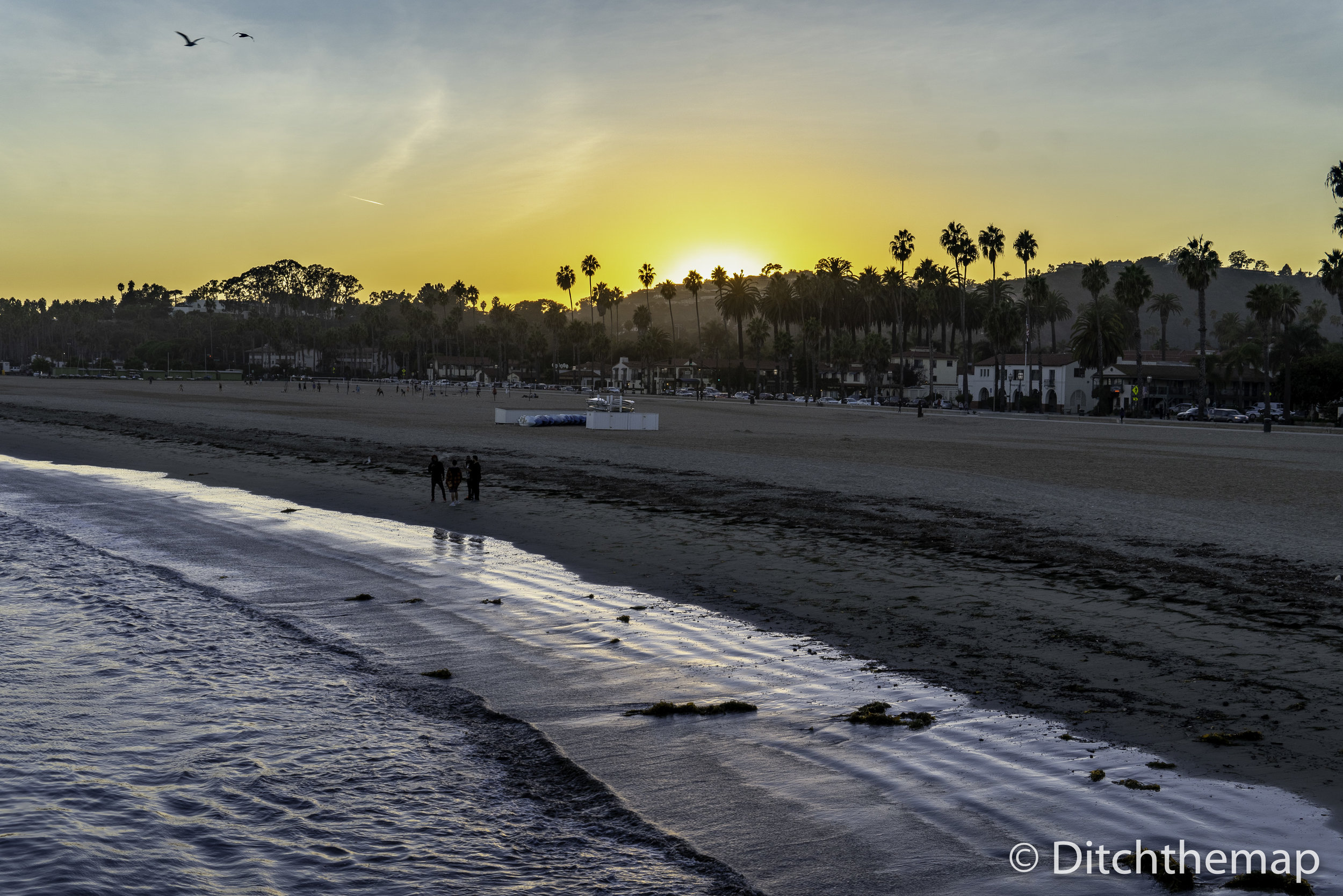 Downtown Santa Barbara - Central California Coastal City