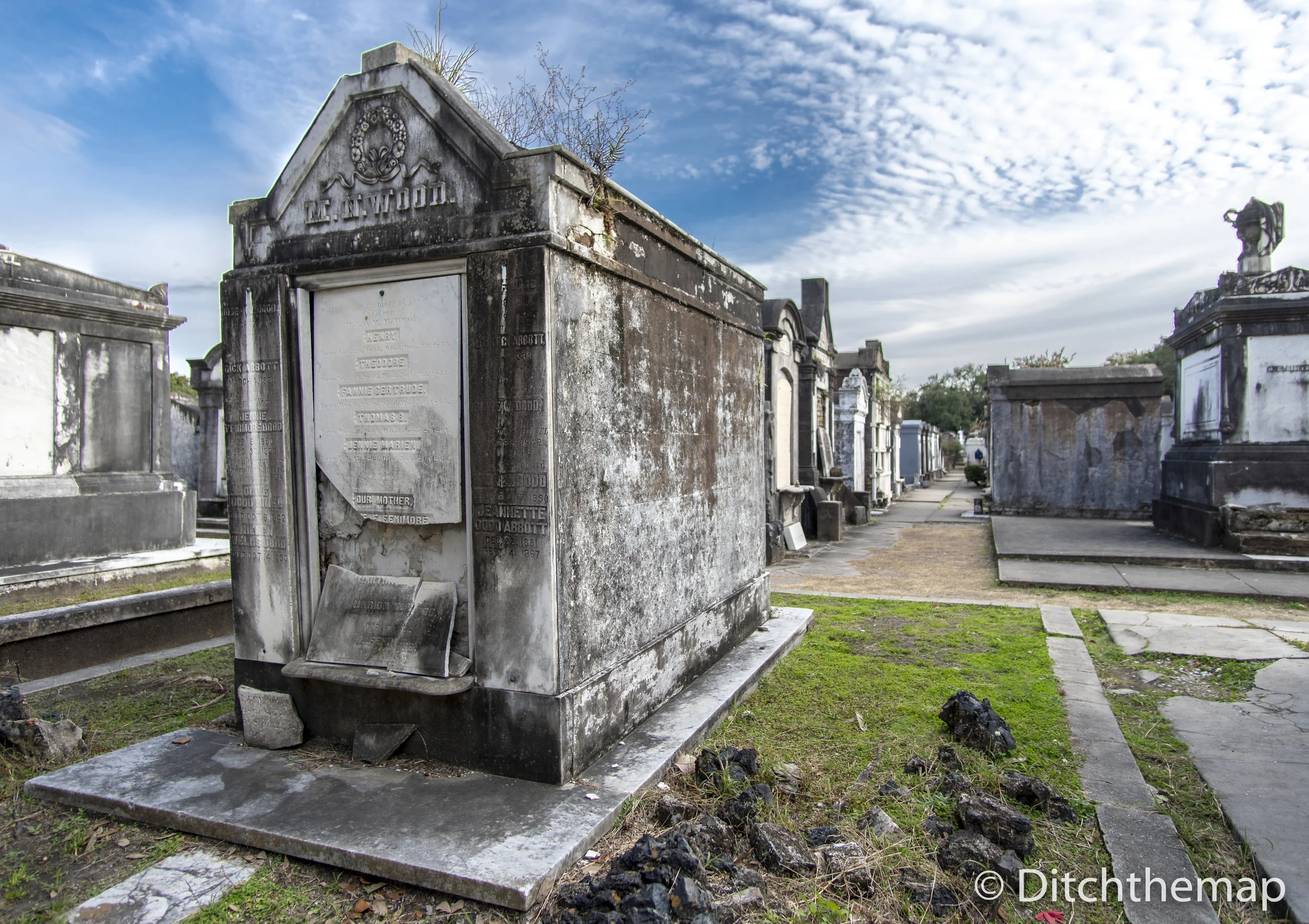 What to Eat, See, and Do in New Orleans