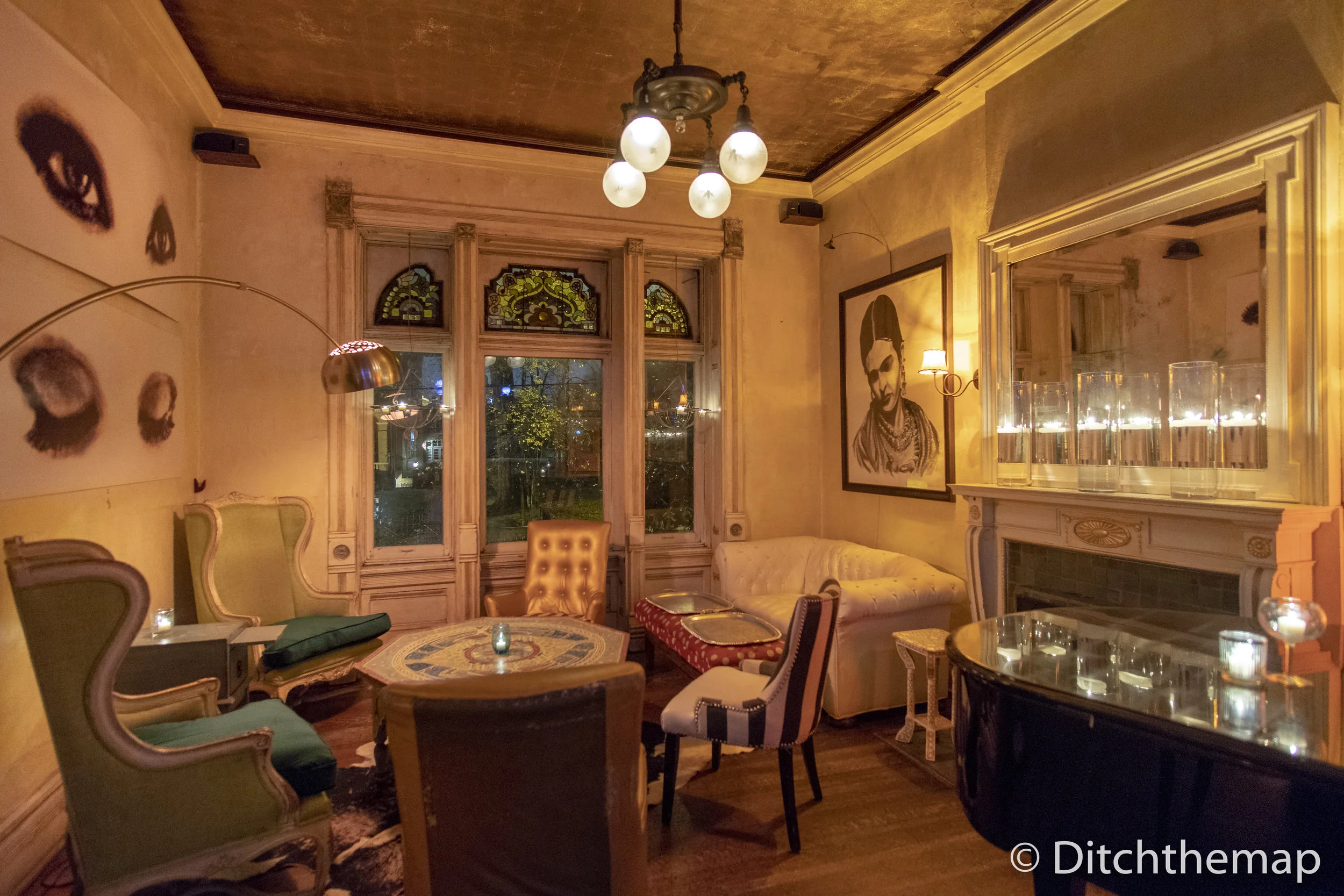  Inside Rooms 