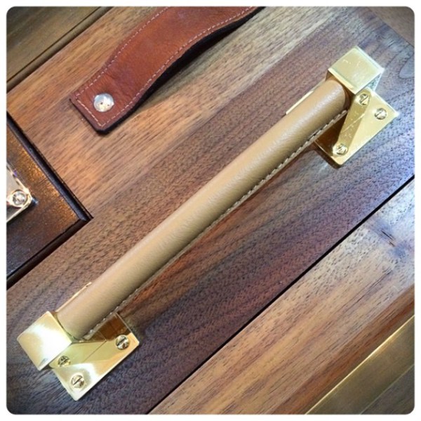 Willoughby Drawer Pull Wilmette Leather, Leather Hardware Pulls