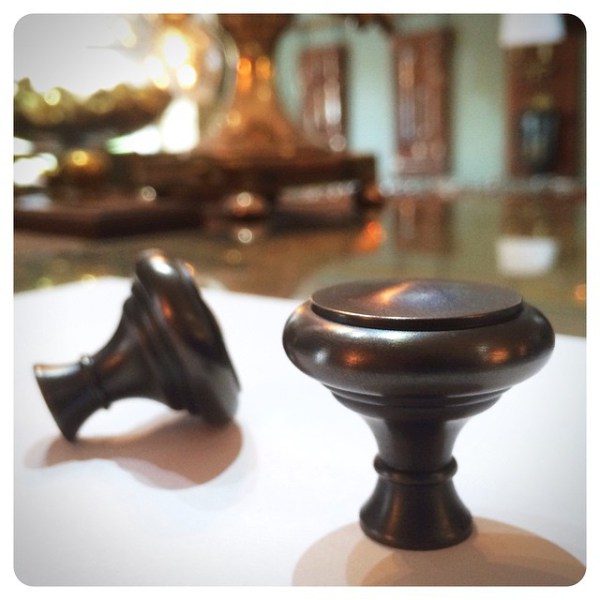 chrystie-cabinet-knobs-oil-rubbed-bronze-WH-chrystie-cabinetry-custom-finishing-design.jpg