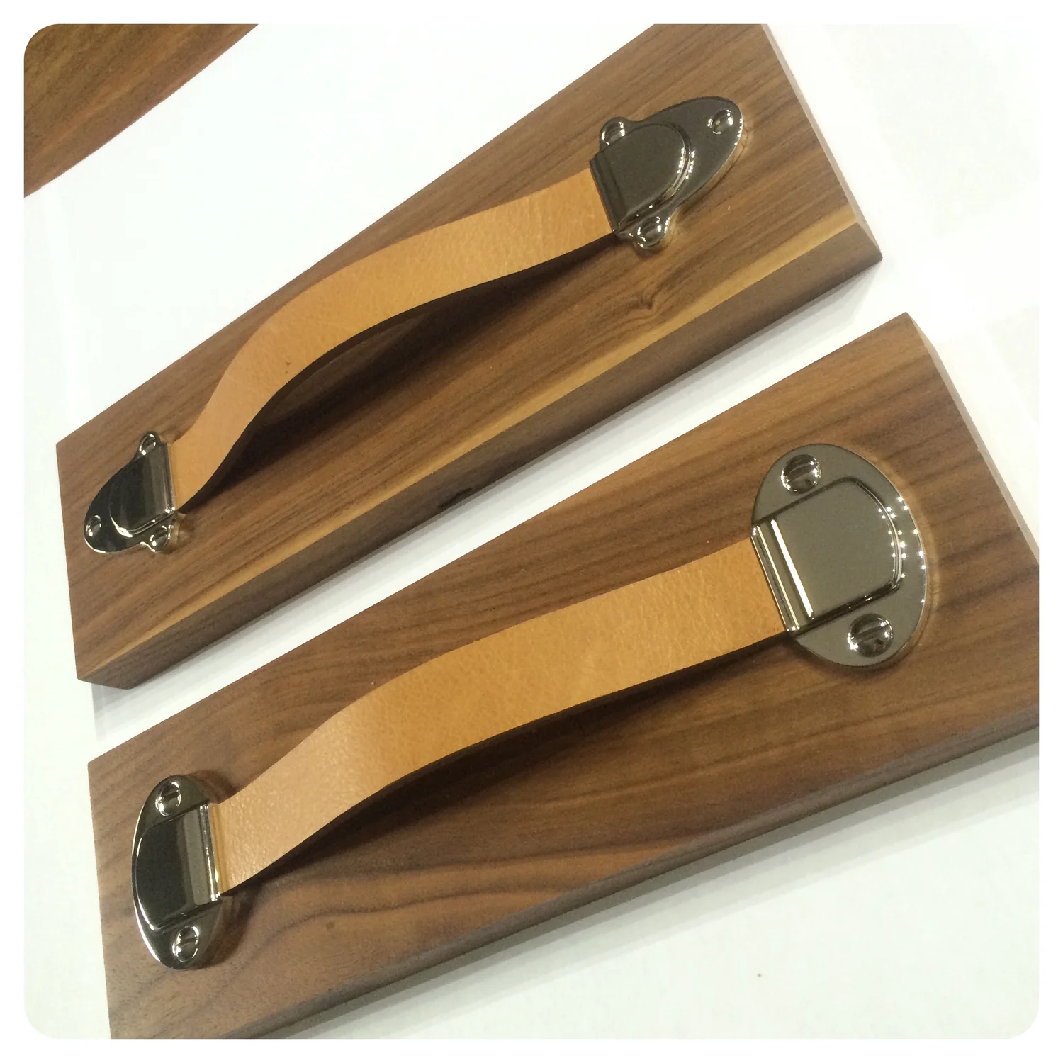 medford strap pull  wilmette leather
