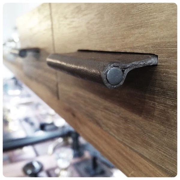 Leather-wh-edgepull.jpg