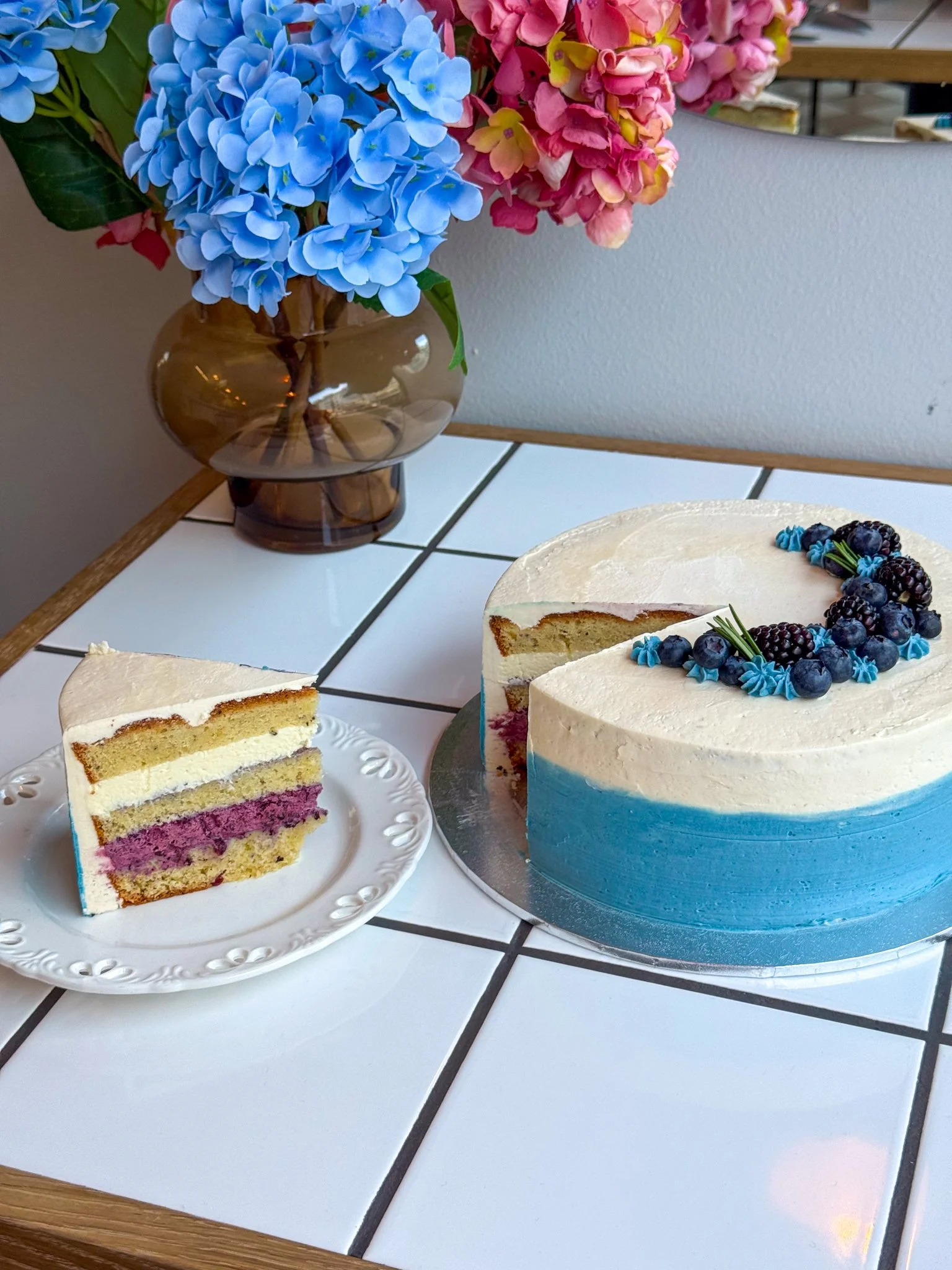 Mustikka-valkosuklaakakku (VL)