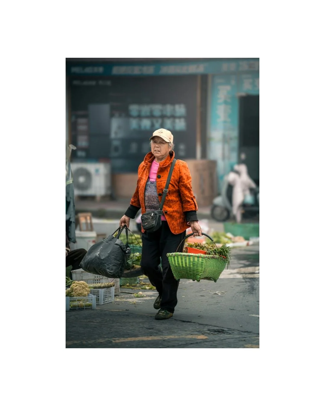 Exercise Spotlight: Farmer's Carry

Sometimes the simplest exercises are the most effective.

Farmer's Carries help improve:

💪 Grip strength
🧍 Core stability
🚶 Everyday functional movement
🏋️ Overall strength

Just pick up the weights, stand tal